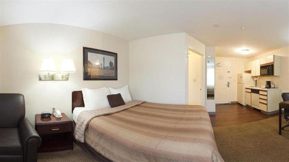 Sonesta Simply Suites Denver West Federal Center Lakewood Bagian luar foto